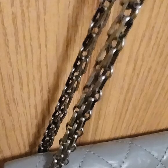 Source Unknown Quilted Gray Handbag Double flap Bag silver chain - Picture 5 of 6